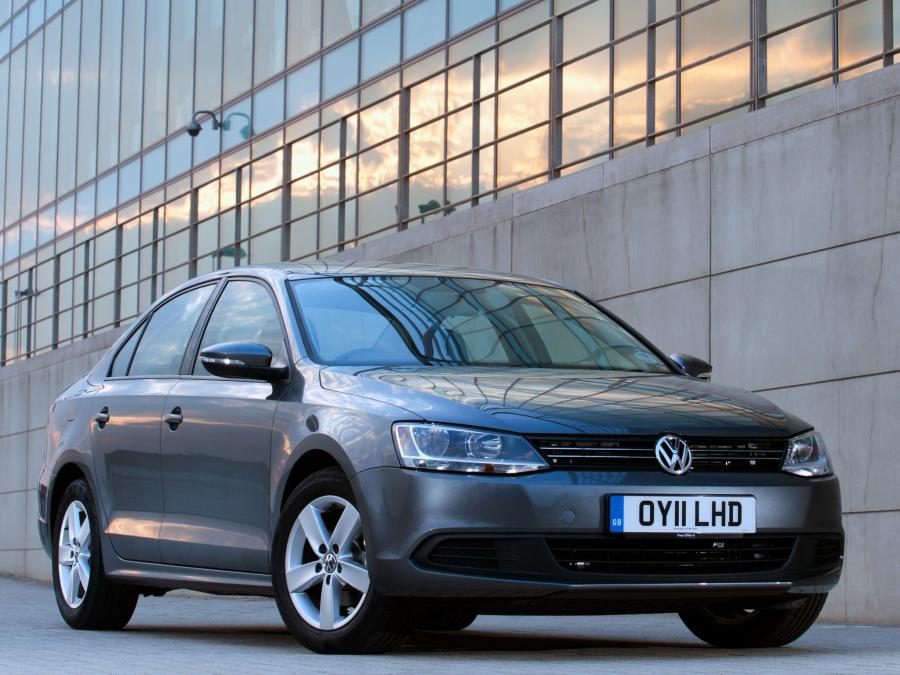  Volkswagen Jetta 2010 года  (UK) (фото 13 из 17)
